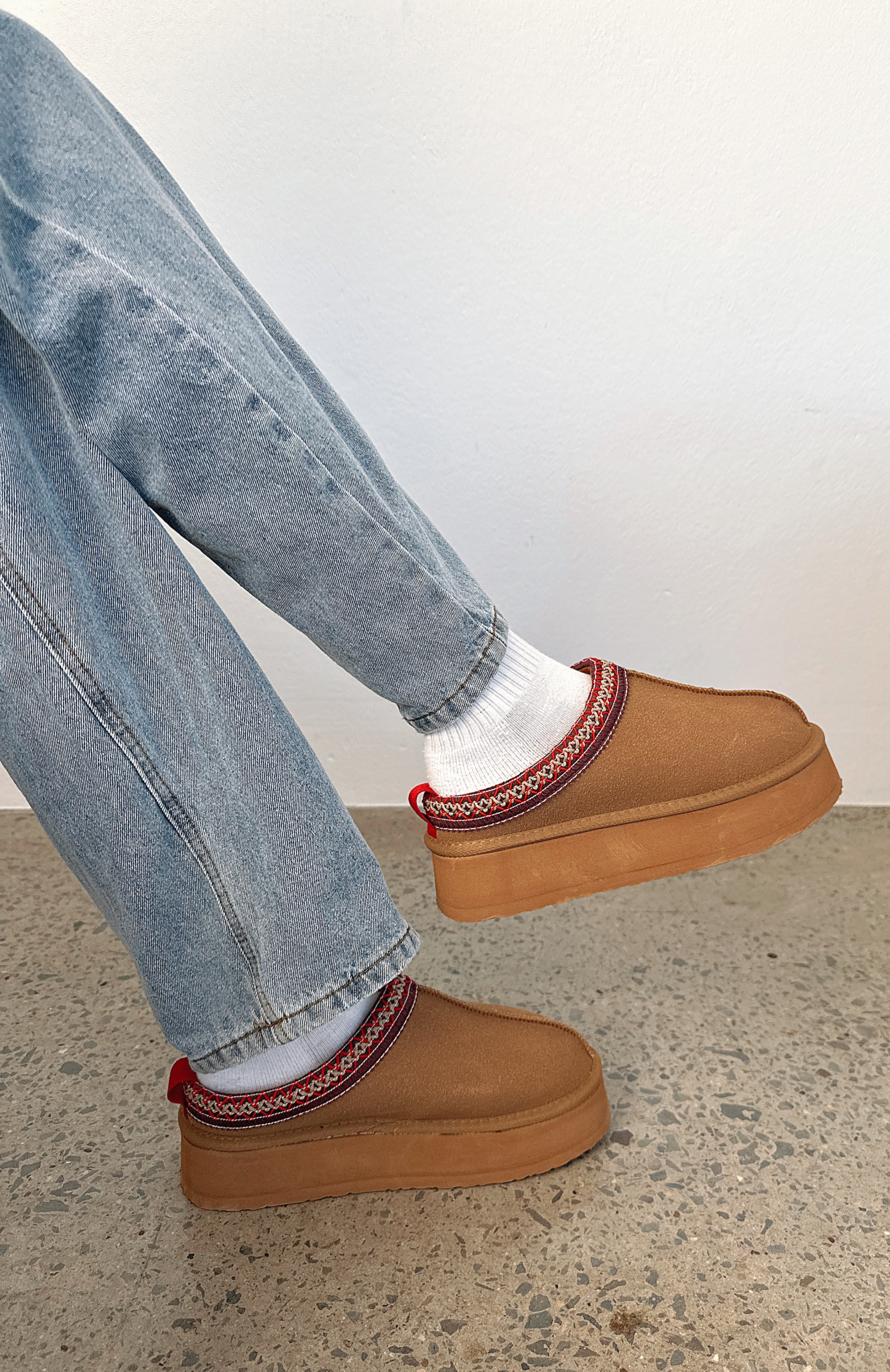 White Fox Tazmin Platform Snug Boots Chestnut