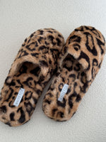 White Fox Carly Slippers Leopard