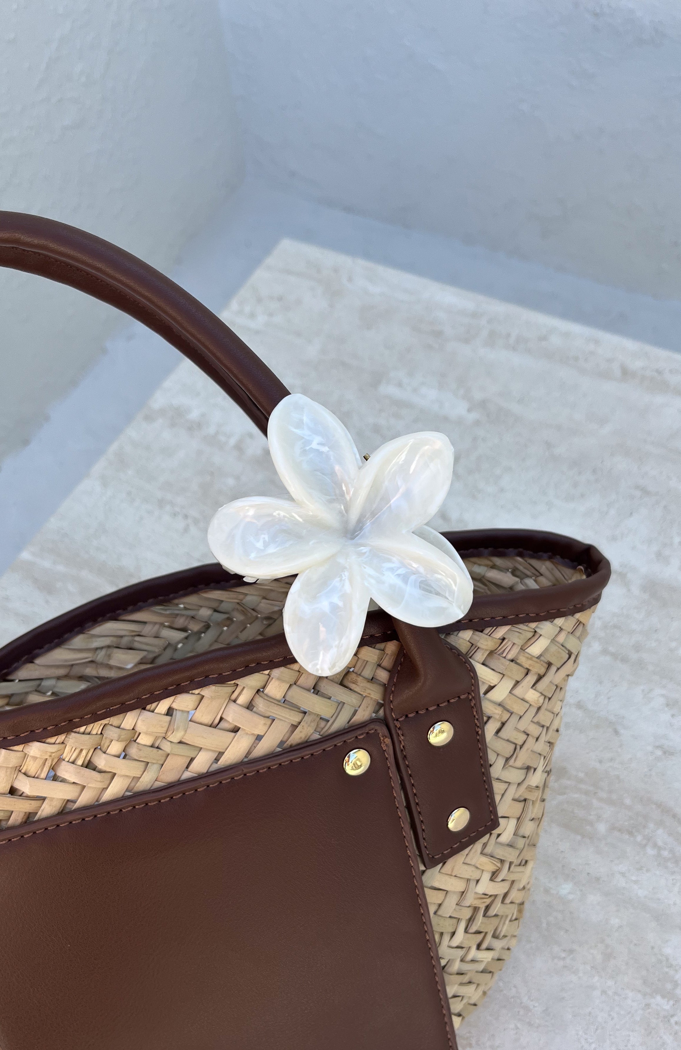 White Fox Floral Charm Hair Clip White Marble