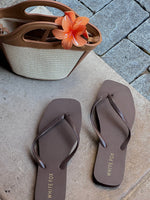 White Fox Josie Thong Sandals Chocolate
